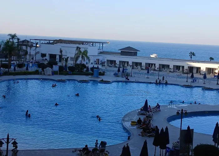- Porto Sokhna Pyramids Sea View شقة *