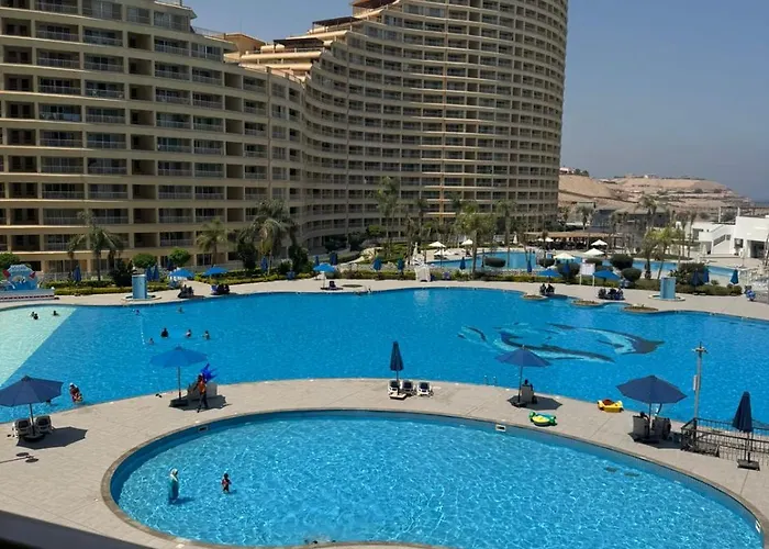 - Porto Sokhna Pyramids Sea View عين السخنة